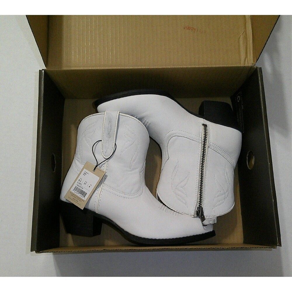 New nwt nib Womens 6.5 Ariat Darlin Boot Western White Leather short pretty